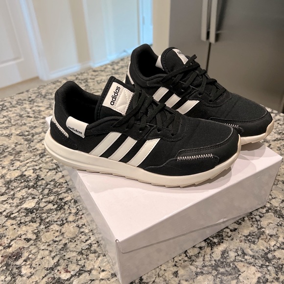 adidas Shoes - Adidas Retrorun Black White Running Shoes Sneakers EH1859 Womens Size 6.5